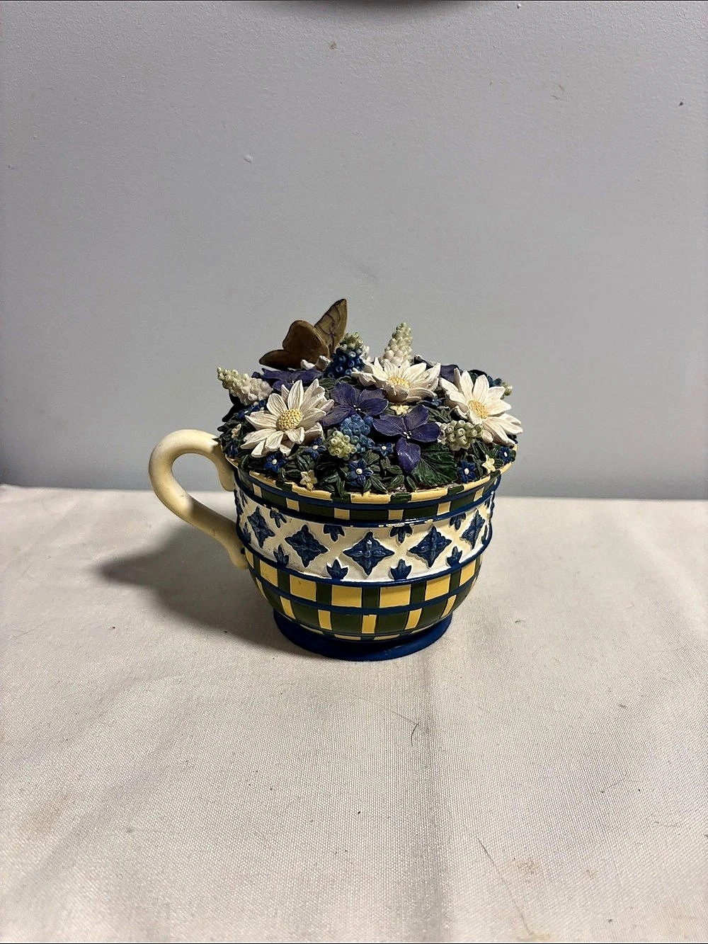2002 Harmony Kingdom Teacup Twirl Decorative Trinket Box